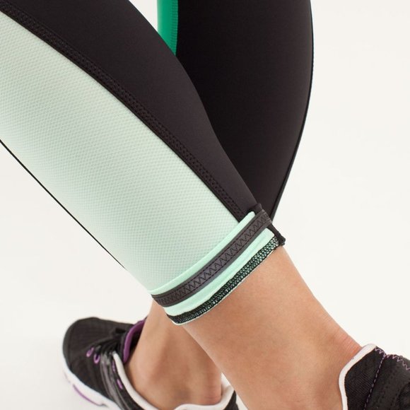 Lululemon Run Pace Tight Leggings 6 - Picture 9 of 13